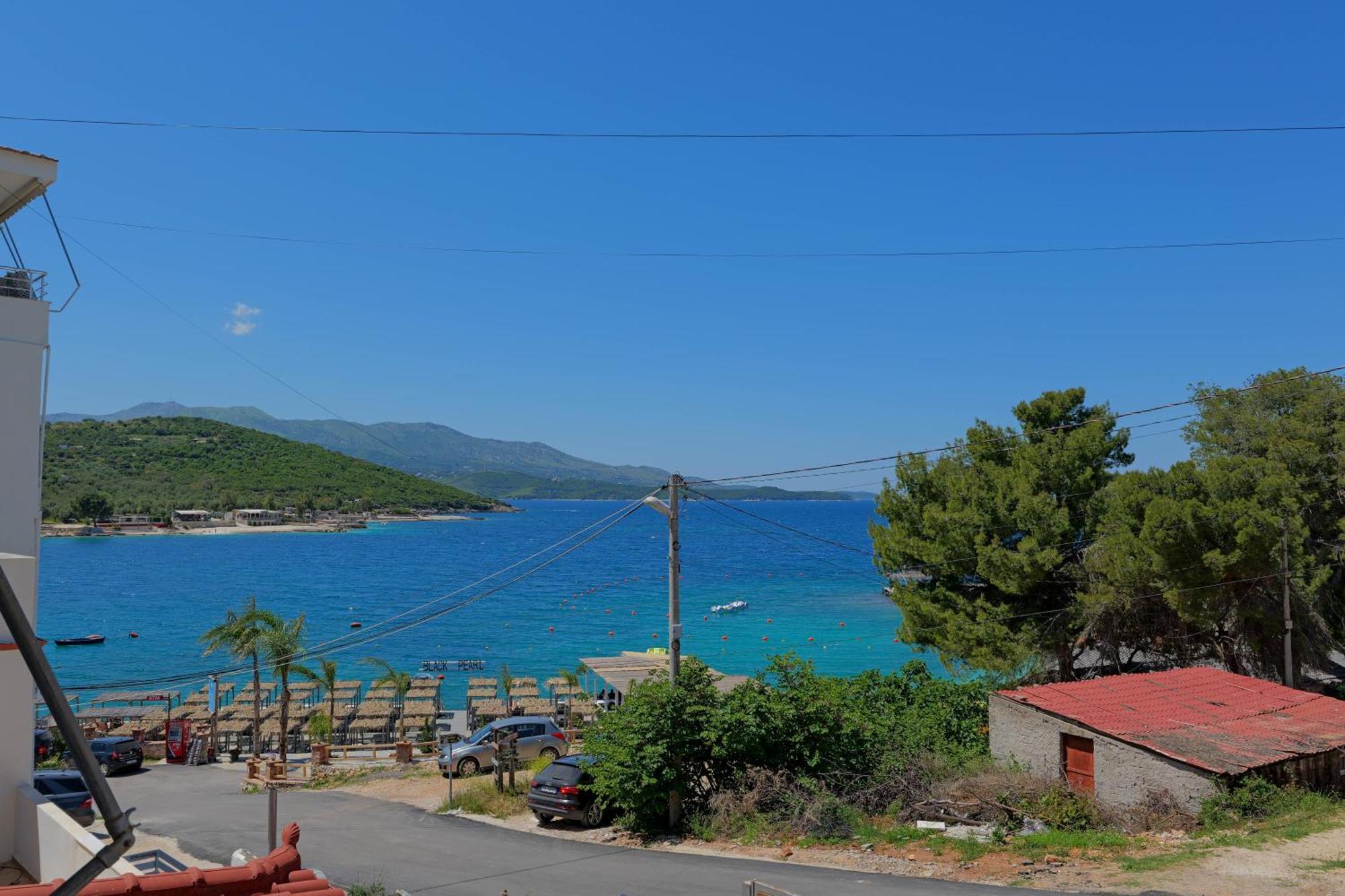 Livia'S Guesthouse Ksamil Esterno foto