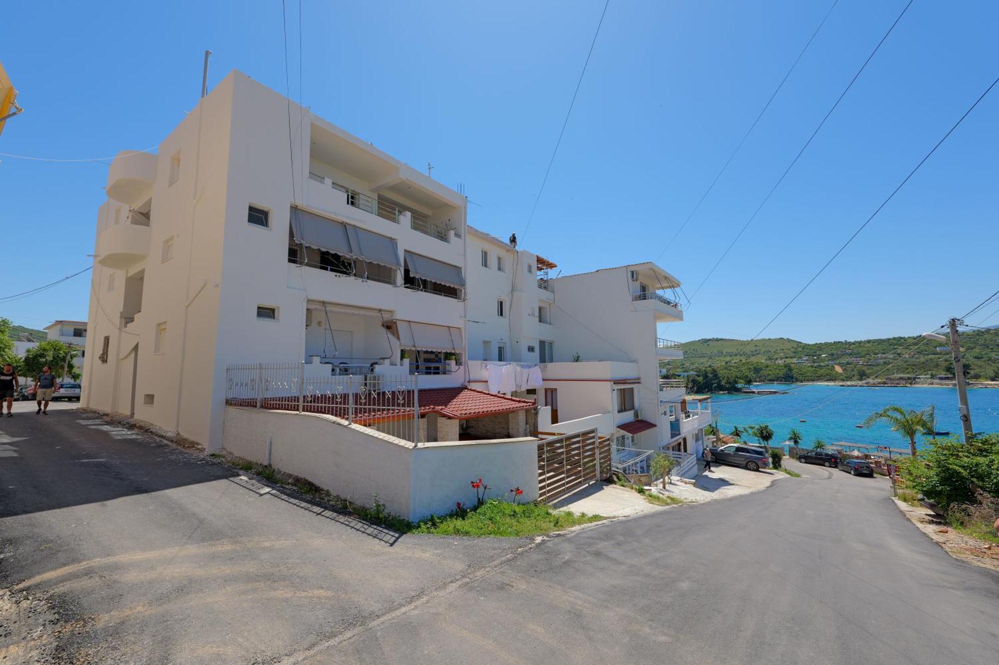 Livia'S Guesthouse Ksamil Esterno foto